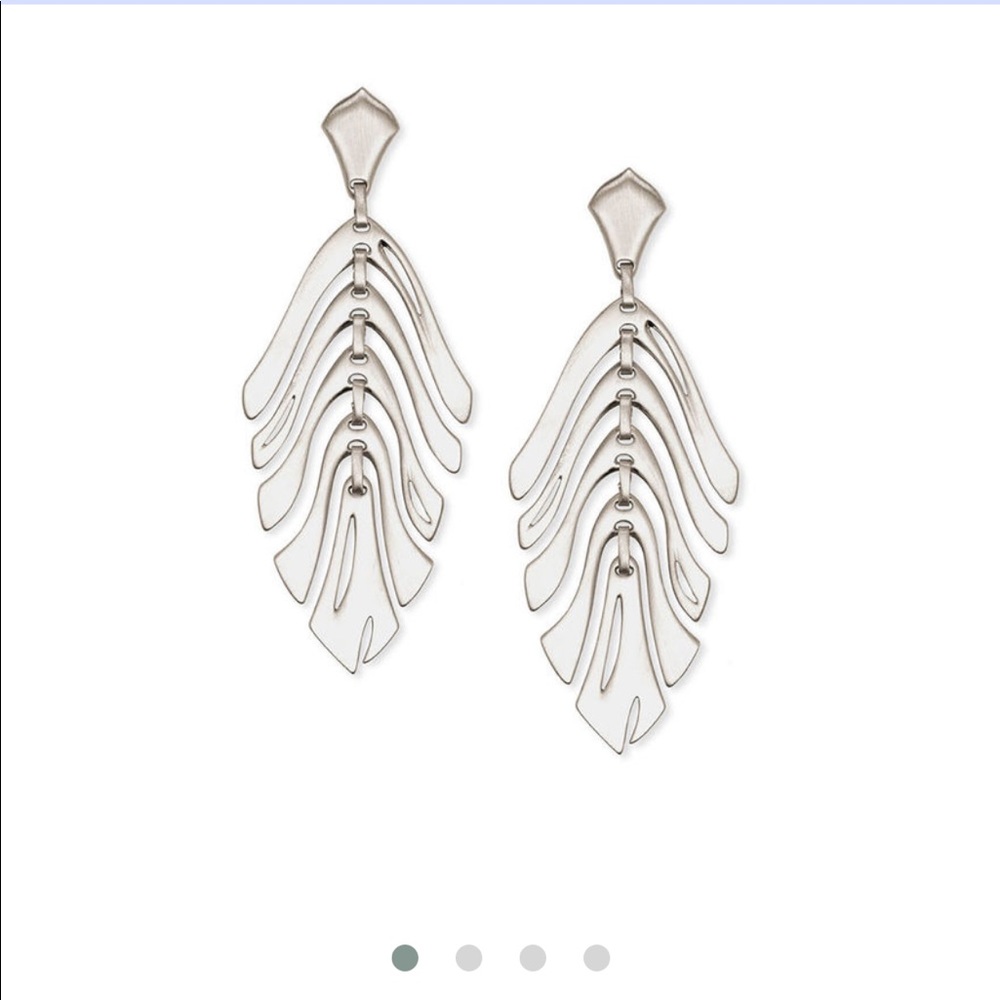 Kendra Scott Luca earrings